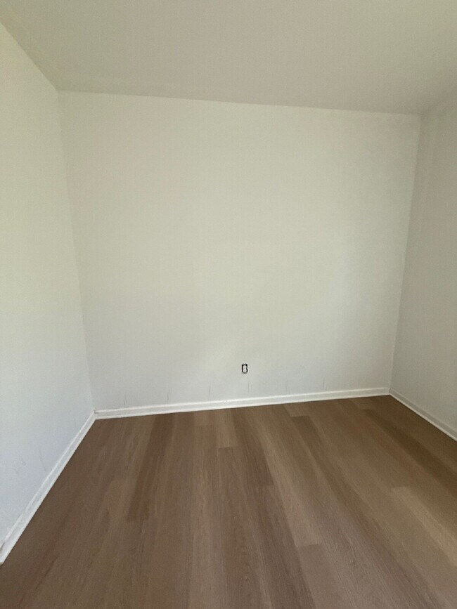 Building Photo - Fully Renovated Spacious 3BR in South Memphis – Section 8 Welcome