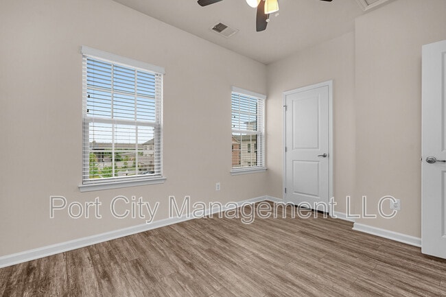 Building Photo - 133 S Macon St.