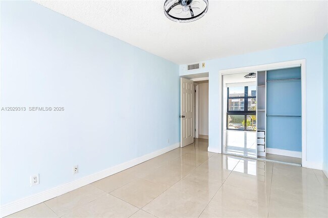 Building Photo - 3031 N Ocean Blvd