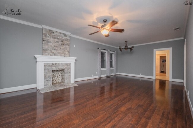 Building Photo - 2003 Arthur St