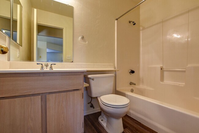 Building Photo - 6220 N Buckboard Dr