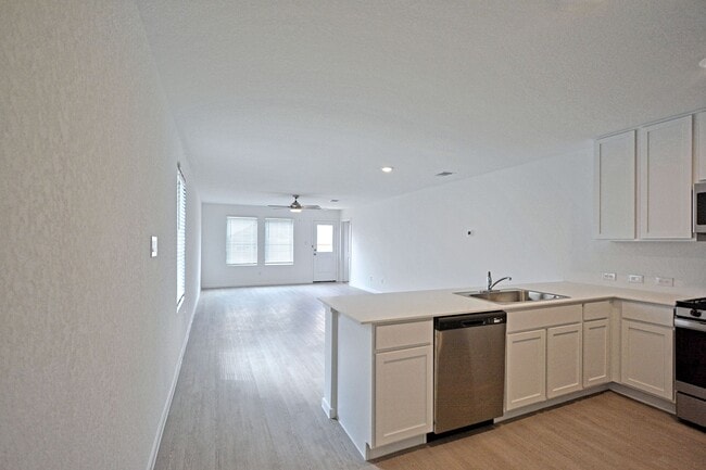 Building Photo - 1537 Hummock Steep