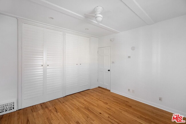 Building Photo - 329 N Swall Dr