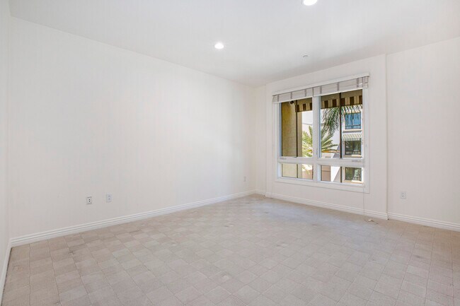 Building Photo - 476 Caruso Ave
