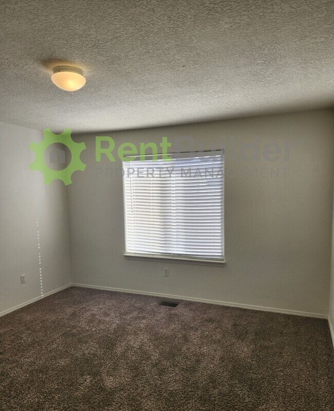 Building Photo - Stunning 5-Bed Northern Hills Home – Now Just $2,395/Month!