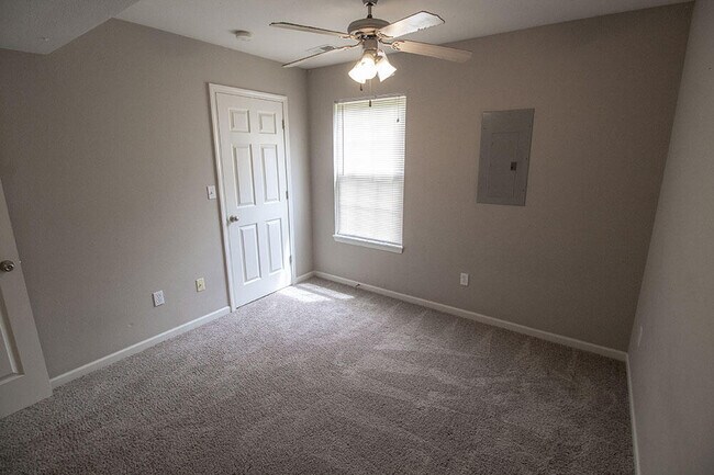 Building Photo - 4006 Snowy Owl Dr