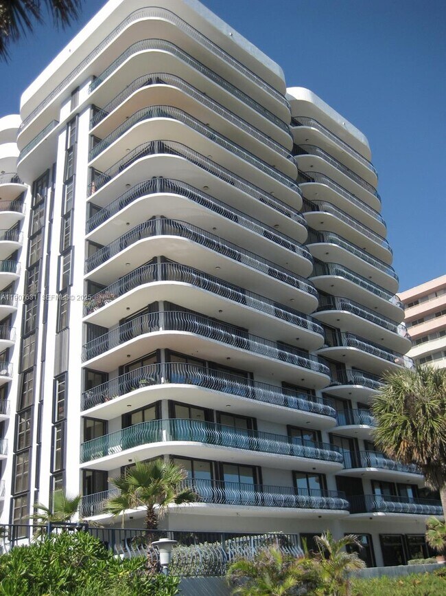 Building Photo - 8877 Collins Ave
