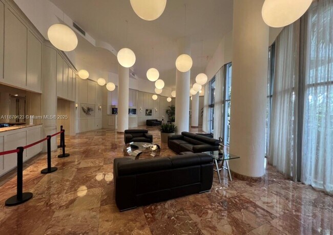 Building Photo - 3600 Mystic Pointe Dr