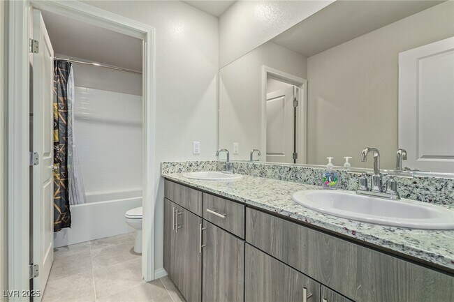 Building Photo - 3812 Corellia Ave
