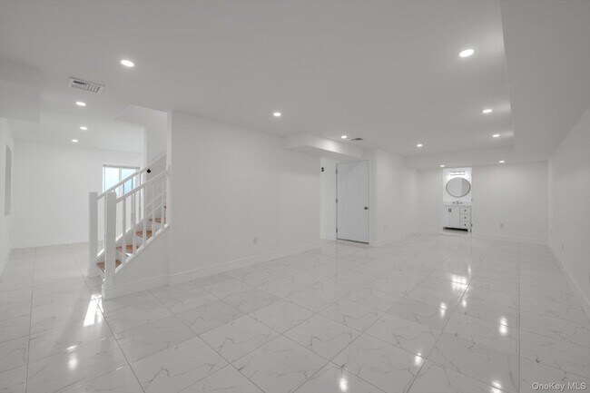 Building Photo - ONE Manhasset Ave