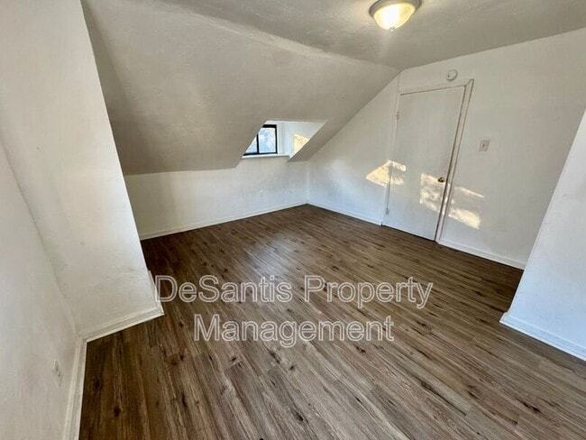 Building Photo - 2903 Stayton St