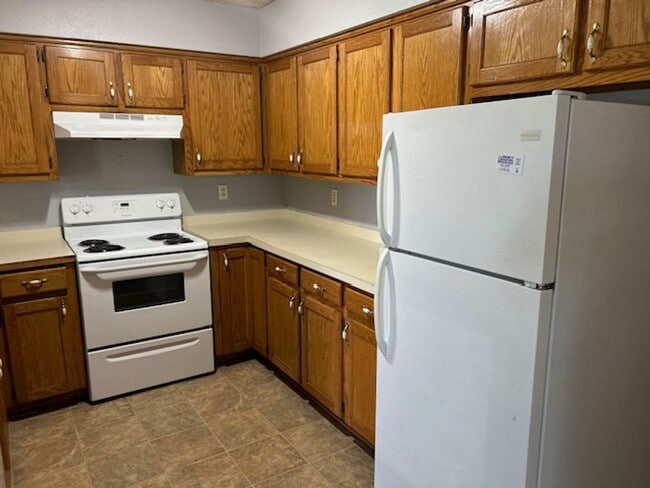 Building Photo - Cozy 3 BEDROOM 2 BATH FOR RENT IN JOPLIN-$1200 RENT-$1200 DEPOSIT