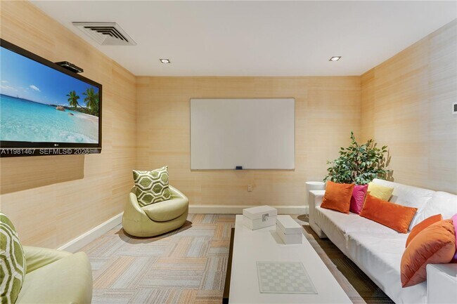 Building Photo - 950 Brickell Bay Dr