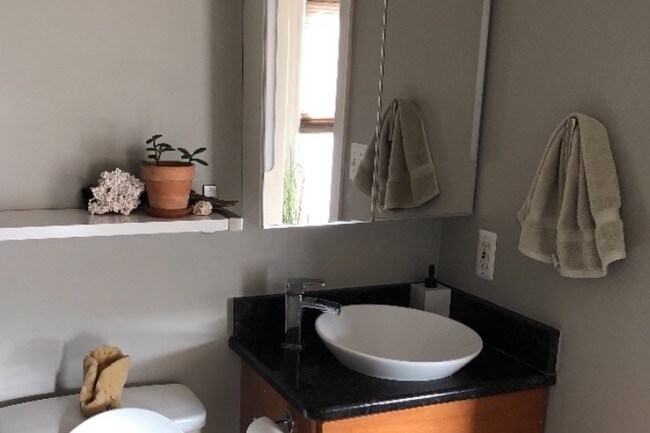 Building Photo - 671 Wordsworth St