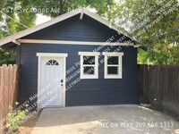 Building Photo - Nice 1 Bedroom 1 Bath Back Unit