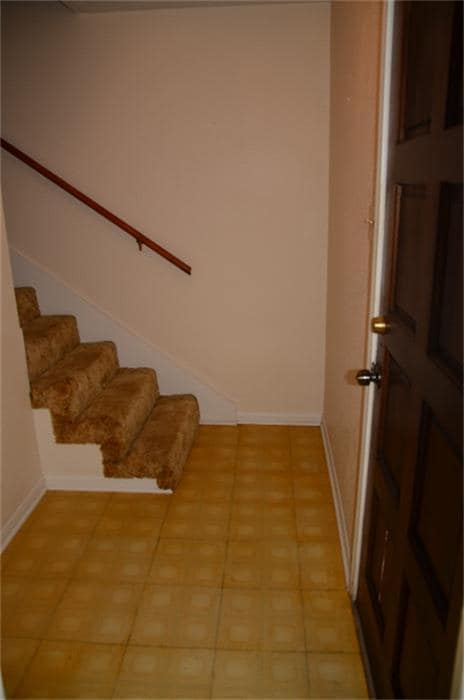Building Photo - 2 BEDROOM 2.5 BATH TOWNHOME IN HUMBLE