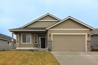 Building Photo - 3 Bed/2 Bath Home in South Kennewick