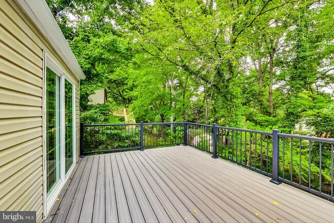 Building Photo - 6307 Willow Way