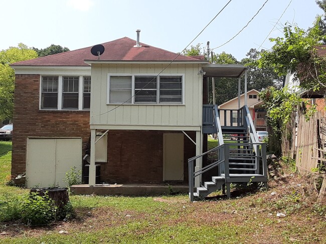 Building Photo - 2Bedroom Home
