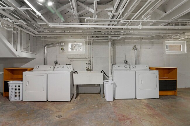 Building Photo - 906 W Keith Ave