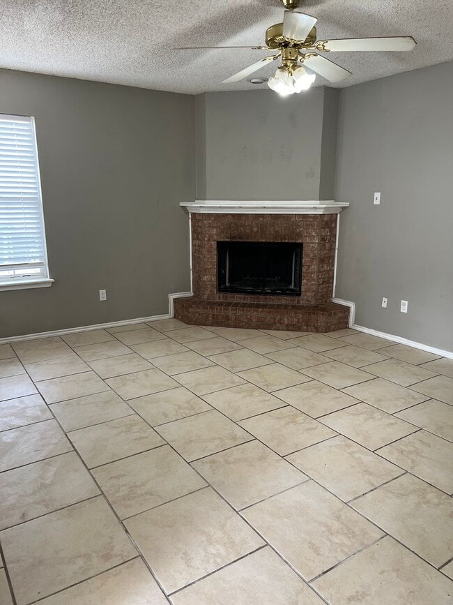 Building Photo - Available Now - Frenship District!