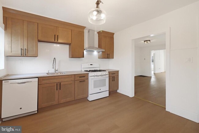 Building Photo - 24369 W Main St