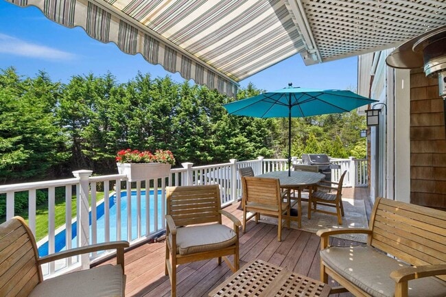 Building Photo - 114 Narod Blvd