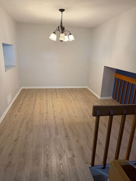 Building Photo - 706 Bismark Way