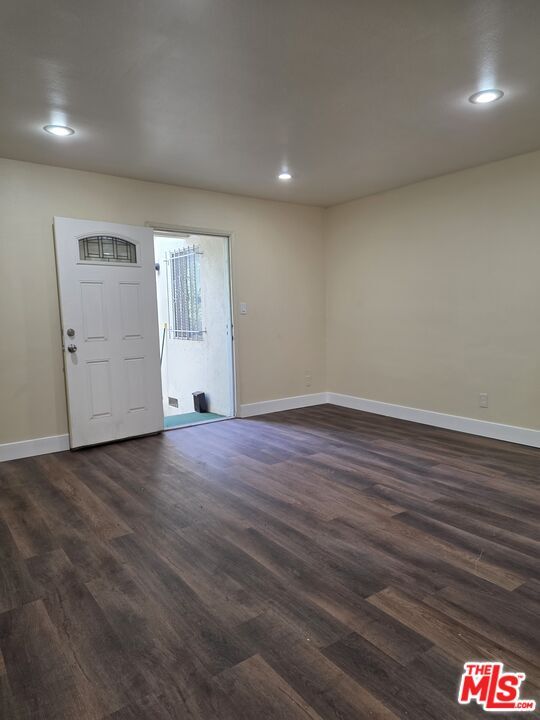 Building Photo - 754 E 84th Pl