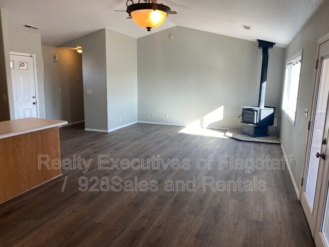 Building Photo - 7454 Patriot Dr