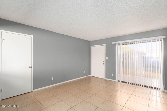 Building Photo - 2938 N 61st Pl