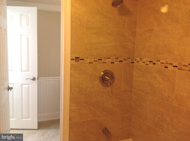 Building Photo - 298 Birch Dr