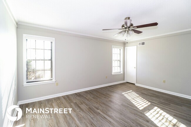 Building Photo - 5657 Redford Ave