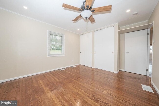 Building Photo - 437 Meadowcroft Rd