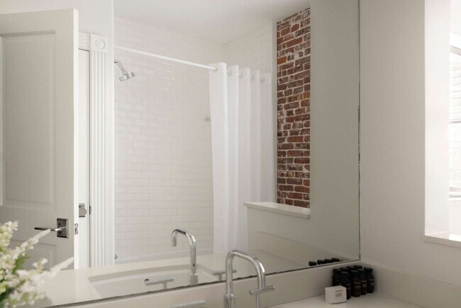 Building Photo - 536 Fleming St