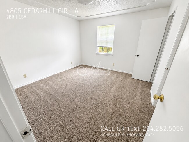 Building Photo - 4805 Cedarhill Cir