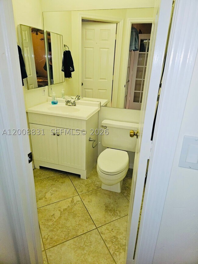 Building Photo - 1335 Mainsail Dr
