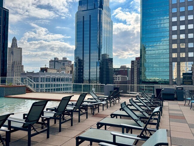 Building Photo - Wallstreet Tower Condo