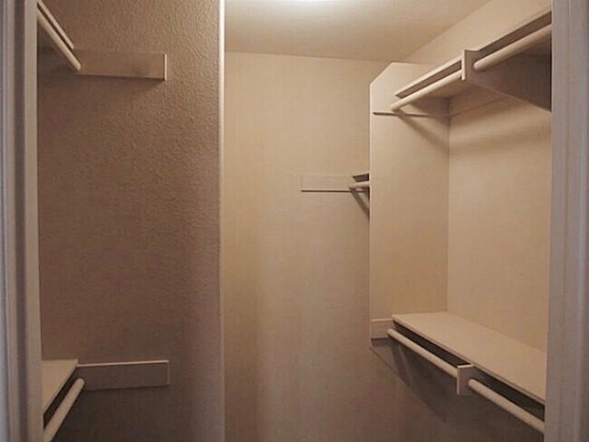 Building Photo - 3887 Pell Pl