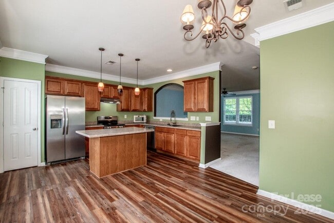 Building Photo - 9366 Greenheather Dr
