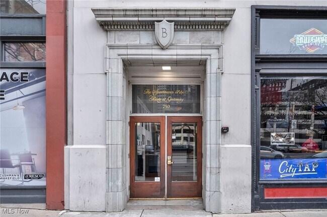 Primary Photo - 750 Prospect Ave E