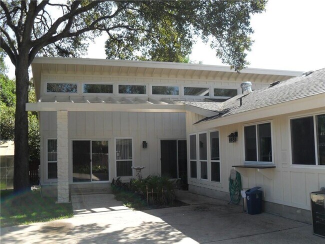 Building Photo - 4804 Greystone Dr