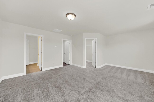 Building Photo - Gorgeous Townhome in Belmont!