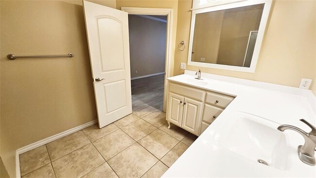 Building Photo - 17205 Cedar Dr