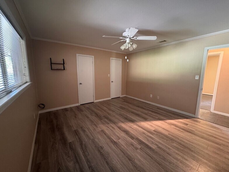 Building Photo - 15331 Lake Lamond Rd