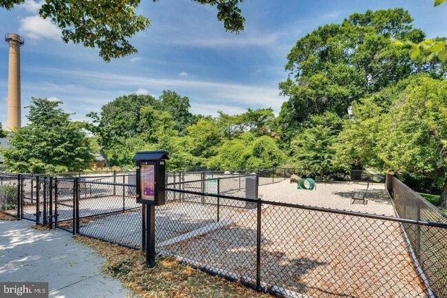 Building Photo - 6803 Cameron Dr NW