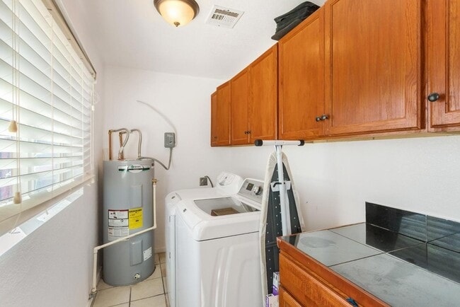 Building Photo - 7245 S Cole Ln