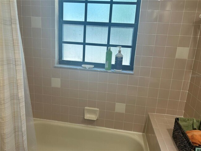 Building Photo - 9405 94th St N