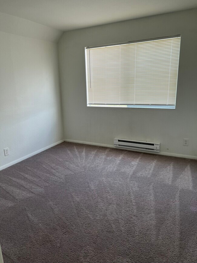 Building Photo - 815 N 42nd St