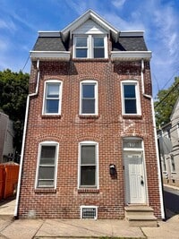 Building Photo - 635 W Green St